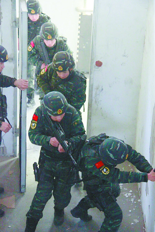 武警“雪豹”突擊隊(duì)參加國際特種兵比武紀(jì)實(shí)