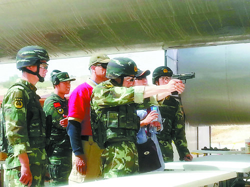 武警“雪豹”突擊隊(duì)參加國際特種兵比武紀(jì)實(shí)