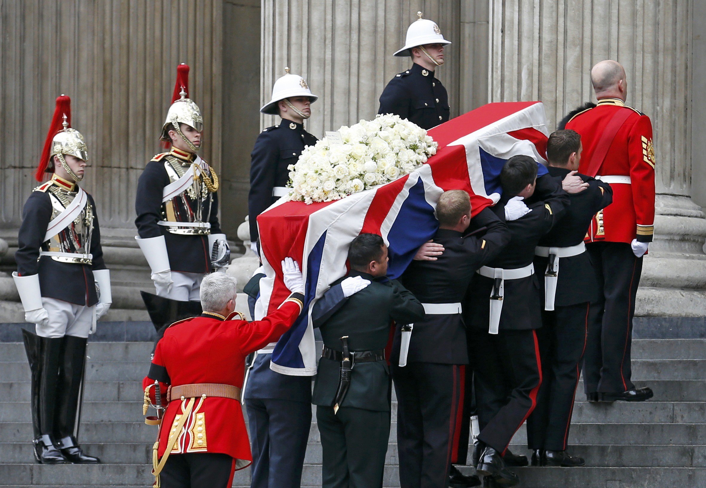 撒切爾夫人葬禮17日舉行 路旁出現抗議示威者