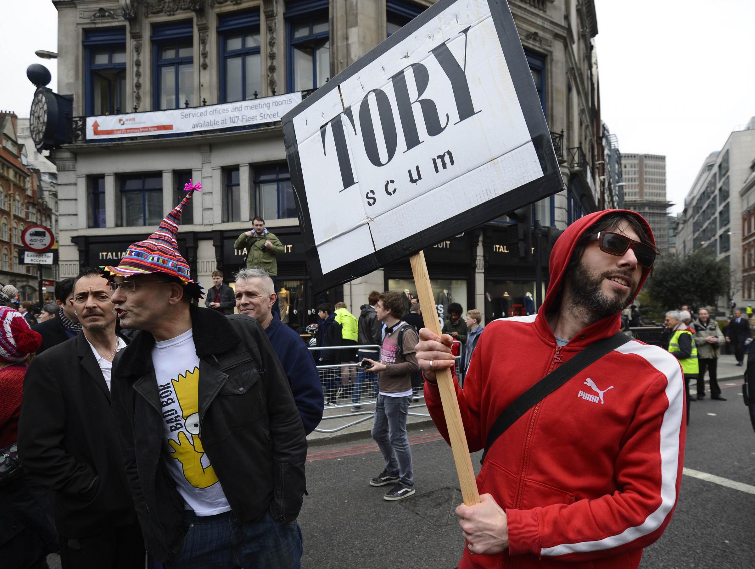 撒切爾夫人葬禮17日舉行 路旁出現抗議示威者