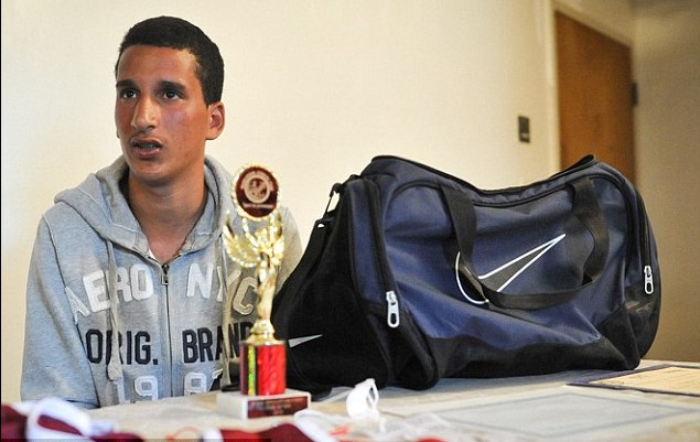 波士頓警方首度確認(rèn) 馬拉松爆炸案嫌犯一死一在逃