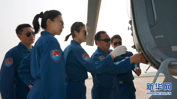 成空抗震姐妹花奮戰一線 曾是殲擊機飛行員