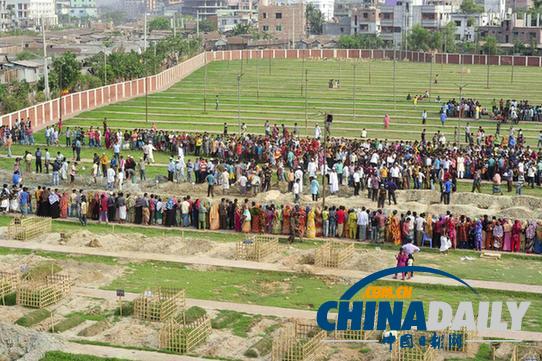 孟加拉國為垮樓遇難者舉行葬禮 死亡人數(shù)已過400