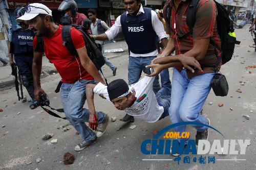 孟加拉宗教組織示威引沖突 倒塌大樓遇難超600