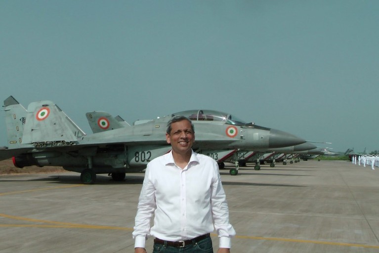 印度海軍米格-29KUB艦載戰機服役現場圖曝光