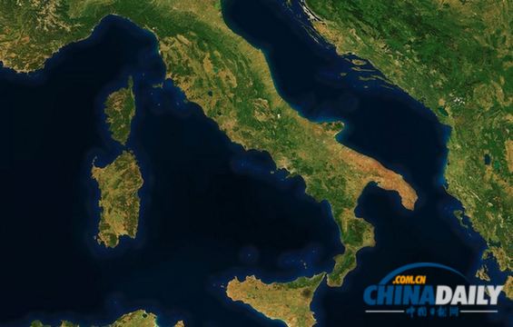 30萬張衛星照片拼成無云地圖集 提供俯瞰獨特視野