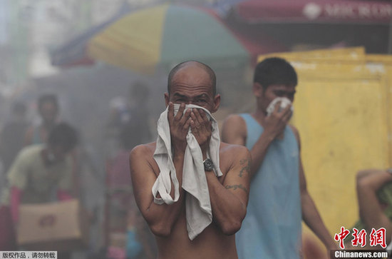 菲律賓首都購物中心發生火災 起火原因尚未確定