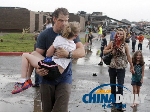 美國俄克拉荷馬市郊遭龍卷風重創 近百人死亡