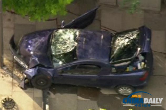 倫敦街頭發生野蠻兇殺事件 卡梅倫稱不屈服于恐怖分子