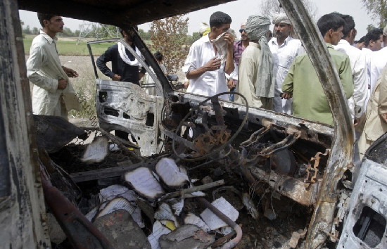 圖:巴基斯坦校車爆炸17名小學(xué)生和1名教師遇難