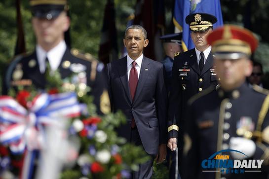 美國(guó)陣亡將士紀(jì)念日：奧巴馬前往公墓獻(xiàn)花圈