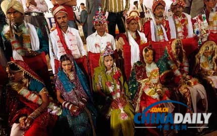 印度中央邦集體婚禮新規獨具匠心 新郎先蓋廁所再結婚