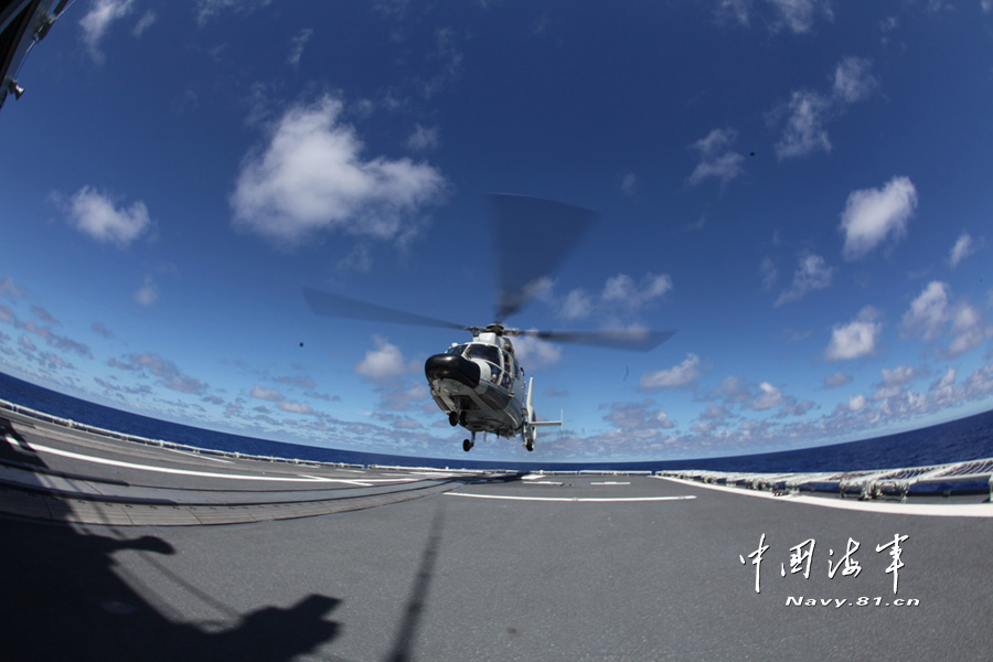 中國(guó)海軍西太平洋訓(xùn)練：直升機(jī)引導(dǎo)超視距導(dǎo)彈攻擊