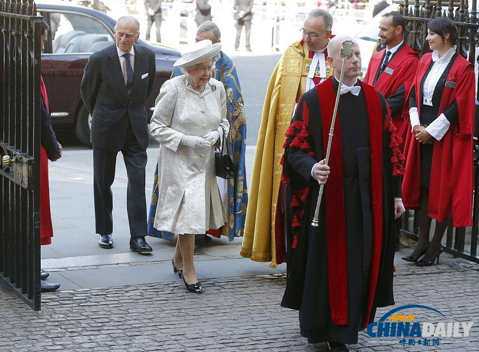 英女王加冕60周年慶典低調舉行 圣·愛德華王冠“重出江湖”