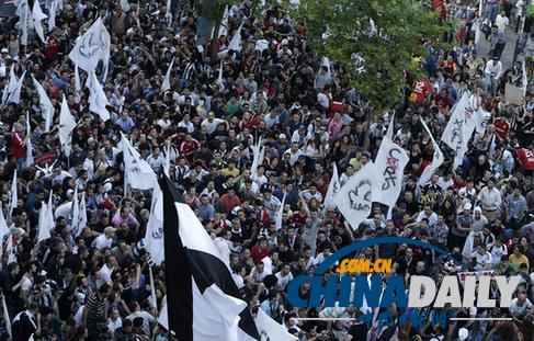 土耳其總理聲言不向示威者妥協 猛批歐盟搞雙重標準