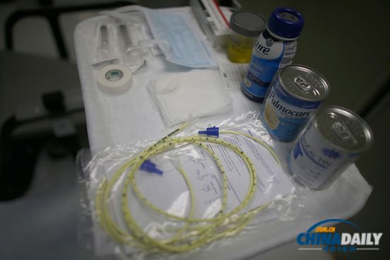 關(guān)塔那摩監(jiān)獄內(nèi)部照罕見曝光 強(qiáng)制喂食椅陰森恐怖