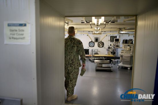 關(guān)塔那摩監(jiān)獄內(nèi)部照罕見(jiàn)曝光 強(qiáng)制喂食椅陰森恐怖