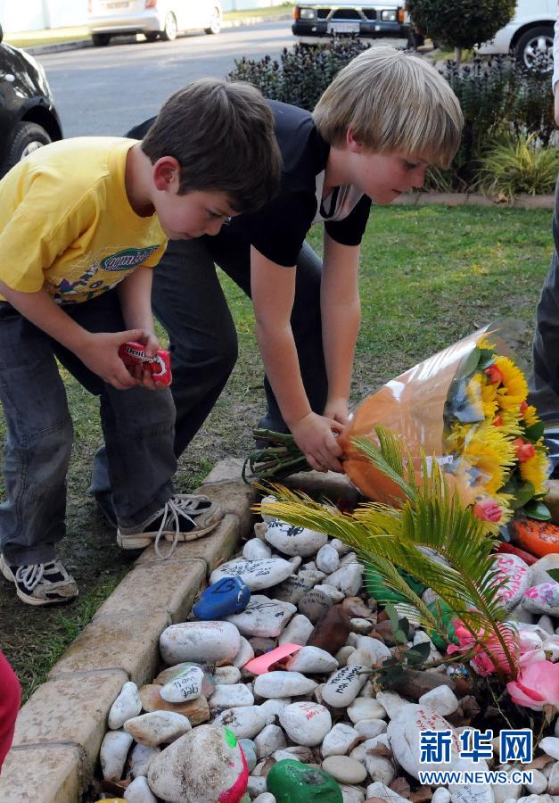 南非政府說曼德拉病情略好轉