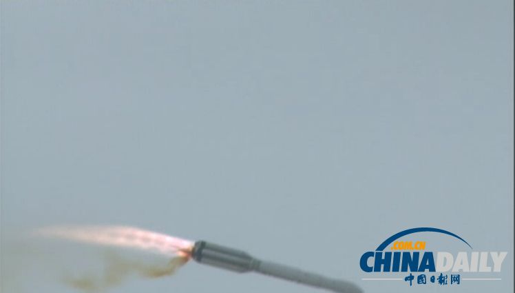 慘烈！實拍俄羅斯質子M運載火箭升空后失控爆炸