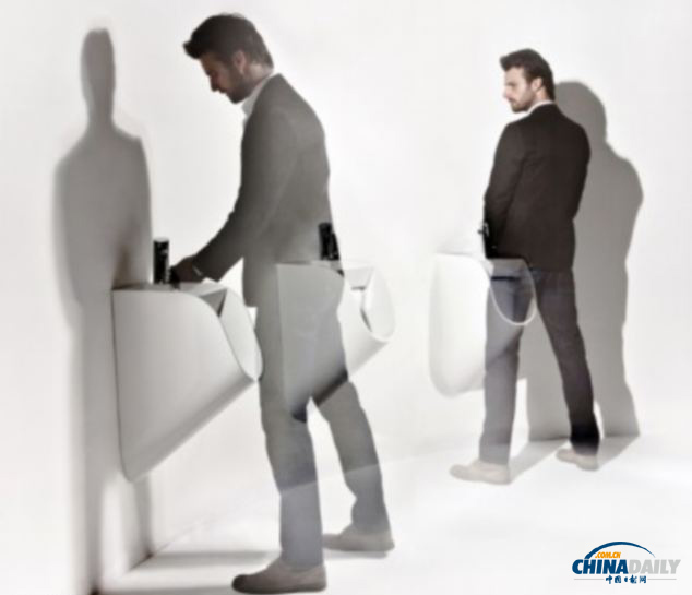 新型小便器方便洗手 如廁講衛(wèi)生再沒借口