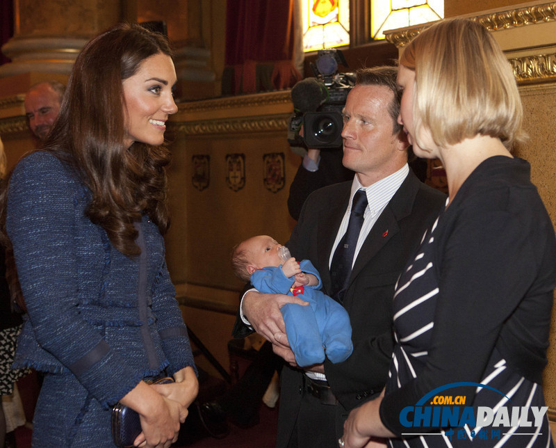 組圖：凱特威廉出席活動樂與兒童互動