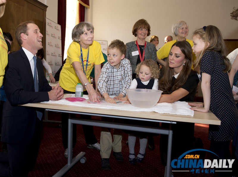 組圖：凱特威廉出席活動樂與兒童互動