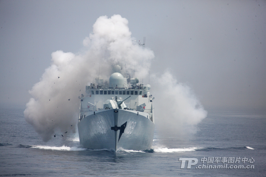 日本防衛省稱中國海軍艦艇首次通過宗谷海峽（組圖）