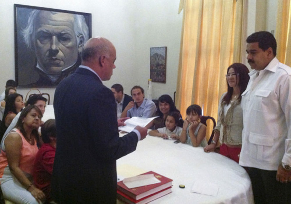 委內瑞拉總統馬杜羅正式結婚 稱妻子為“第一戰士”