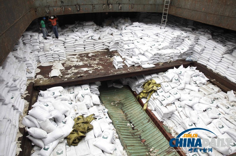 組圖：被攔截朝鮮船只內部大曝光 巴拿馬檢查截獲武器