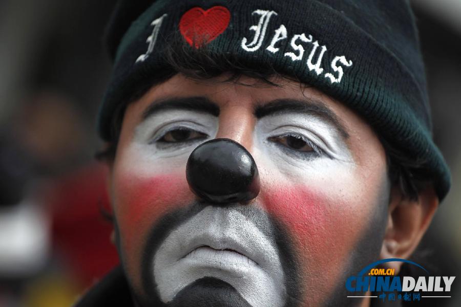 各國小丑齊聚危地馬拉 奇裝異服慶祝“小丑節(jié)” 