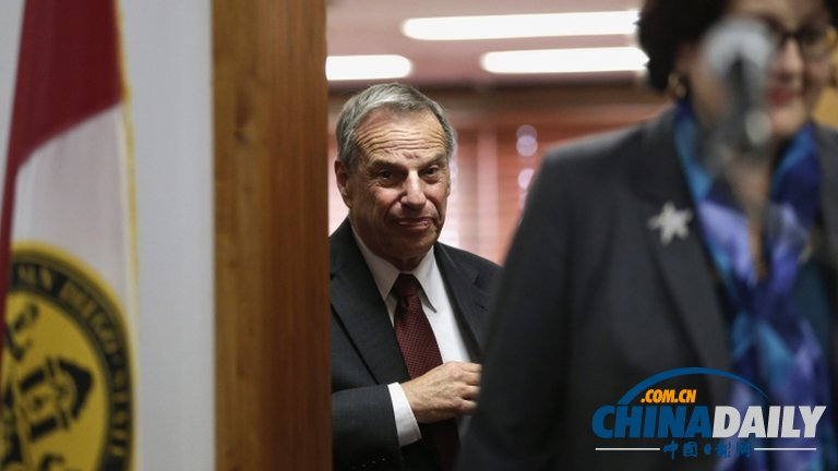 美圣迭戈市“色狼”市長宣布接受治療 民主黨令其辭職