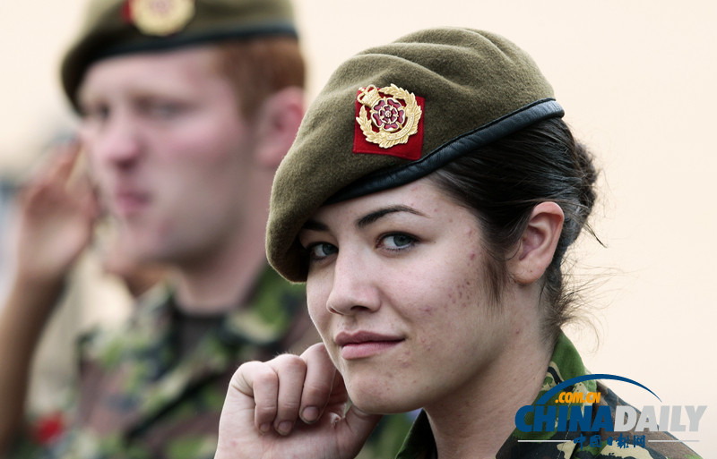 綠色軍營柔美風景線 盤點世界各國女兵誰最美（組圖）