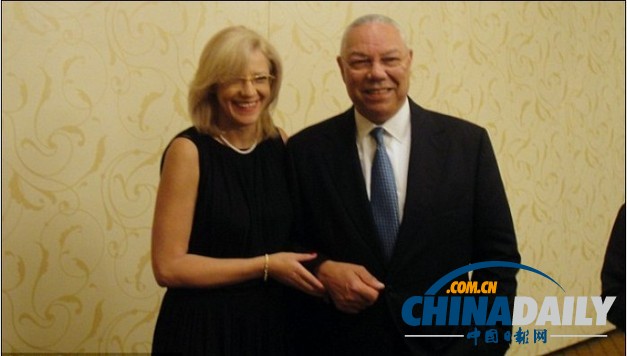 鮑威爾否認與羅馬尼亞美女官員有婚外情 稱只是朋友