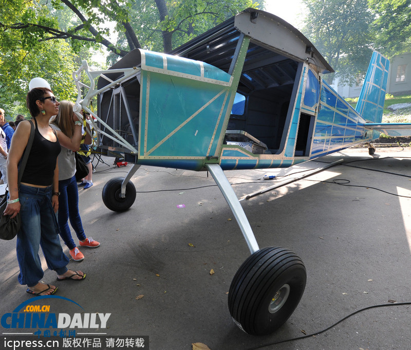 俄羅斯趣味發(fā)明藝術(shù)節(jié) 小創(chuàng)意讓你眼前一亮(組圖)