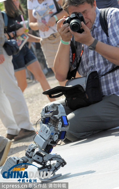 俄羅斯趣味發(fā)明藝術(shù)節(jié) 小創(chuàng)意讓你眼前一亮(組圖)