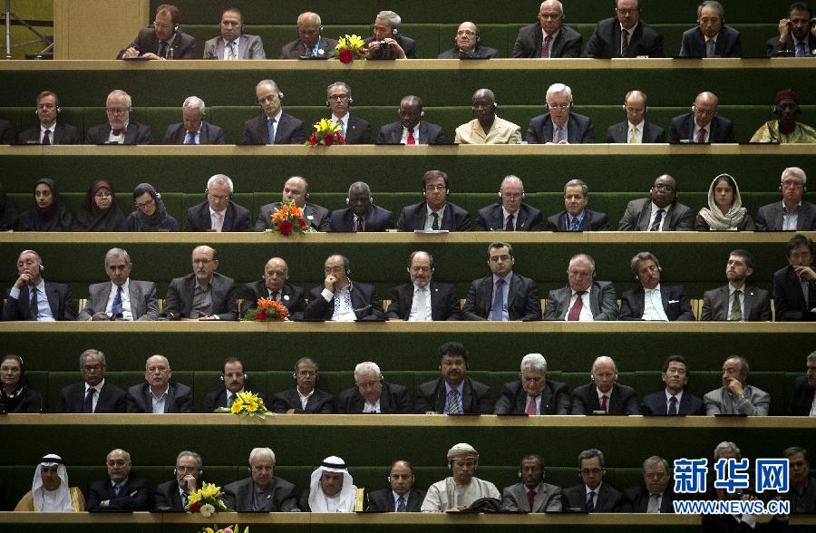 伊朗總統(tǒng)魯哈尼宣誓就職 稱愿對(duì)話解決同西方矛盾