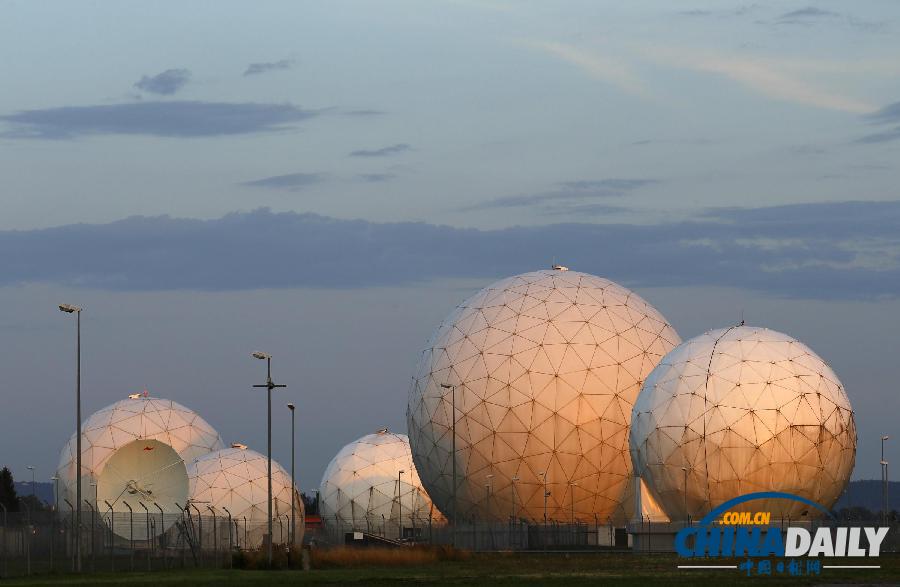 晨曦中的“大耳朵”：前美國駐德監聽站日出美景（圖）