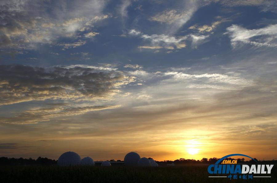 晨曦中的“大耳朵”：前美國駐德監聽站日出美景（圖）