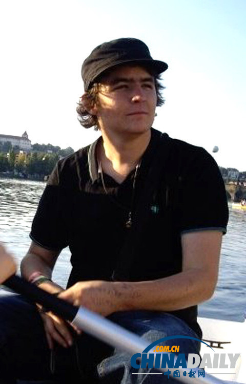 沉浸夢幻光影世界 英國廢棄建筑獲新生