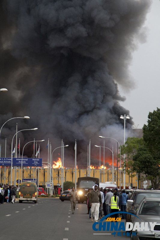 肯尼亞首都機(jī)場因大火關(guān)閉 傷亡情況不明（組圖）