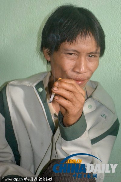 越南一對父子為躲越戰(zhàn)森林隱居40年后被發(fā)現(xiàn)（圖）