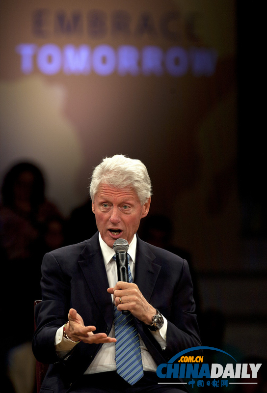 美國前總統(tǒng)克林頓攜女兒訪問南非（高清組圖）