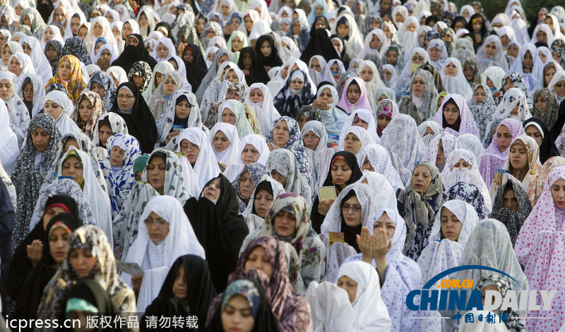 伊朗最高領袖哈梅內伊主持開齋節盛大聚禮（圖）