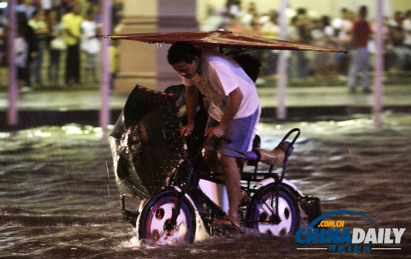 強臺風登陸菲律賓致至少2死44人失蹤（高清組圖）