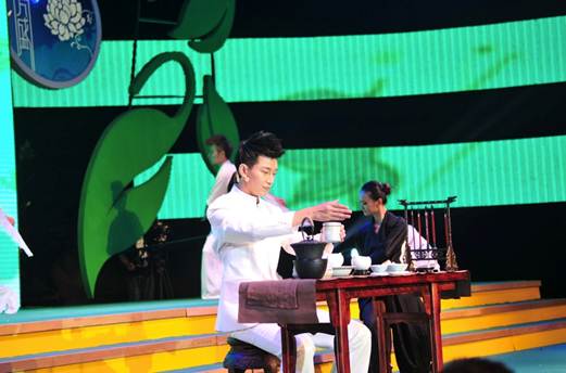 弘揚茶文化中國夢 演繹茶藝術(shù)中國美<BR>東方盛中國名茶大使福安坦洋工夫?qū)鲑悰Q賽華美上演