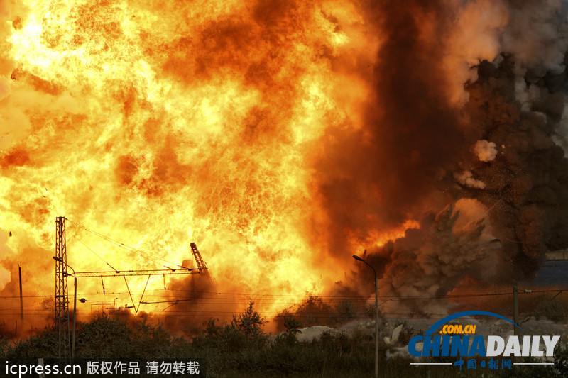 保加利亞液化氣罐車發(fā)生爆炸 導(dǎo)致12人受傷