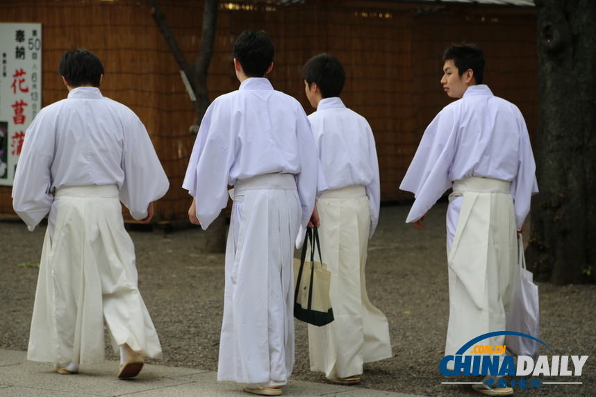 中國日報記者直擊日本右翼團體“拜鬼”