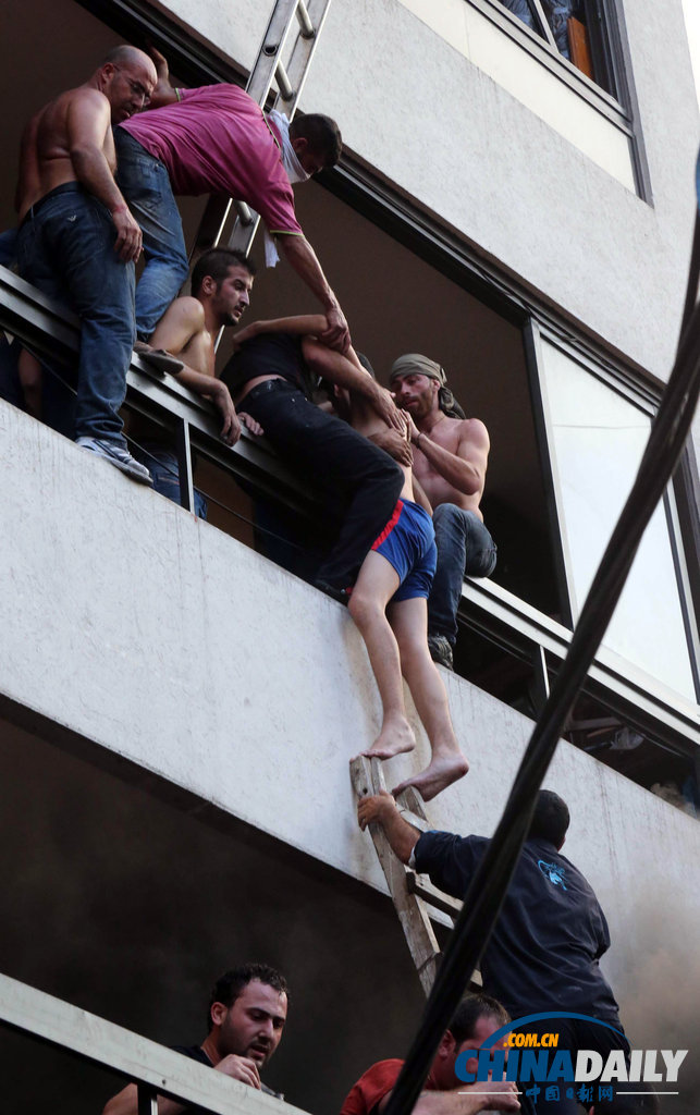 黎巴嫩貝魯特發(fā)生汽車爆炸 至少21死200多傷