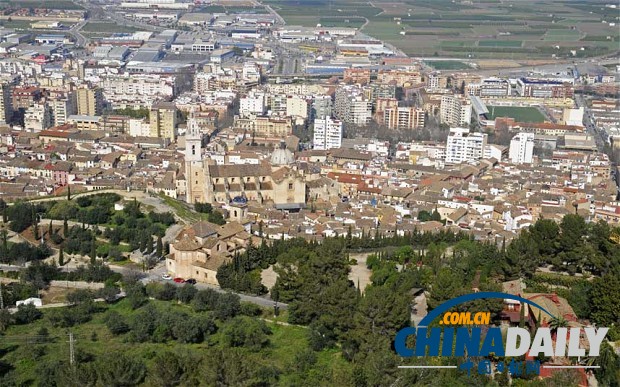 西班牙警官冒稱間諜頭目招募女間諜 其女友協同作案