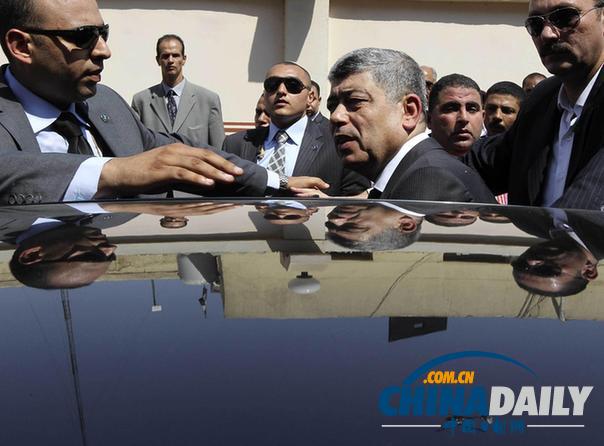 槍口對內(nèi)：埃及政府授權(quán)安全部隊向示威者開火